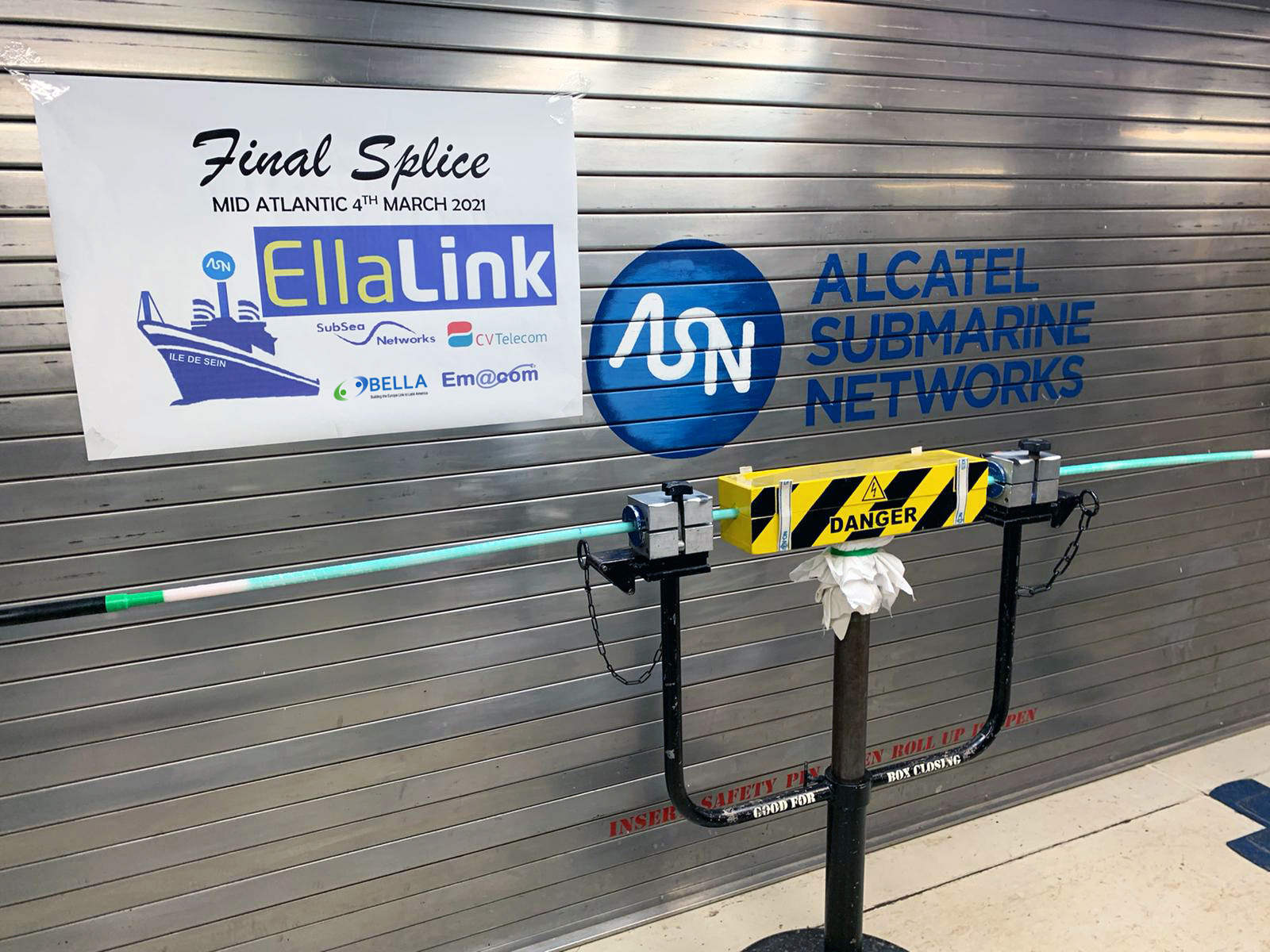 ¡La conexión trasatlántica del cable EllaLink está completa!